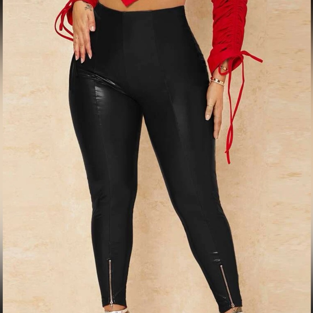 NEW🔸Black leather pants with zipper